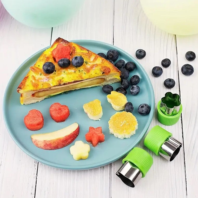 Set 8 forme pentru taierea fructelor si legumelor, Zola®, otel inoxidabil, multifunctional, argintiu/verde Set 8 forme pentru taierea fructelor si legumelor, Zola®, otel inoxidabil, multifunctional, argintiu/verde